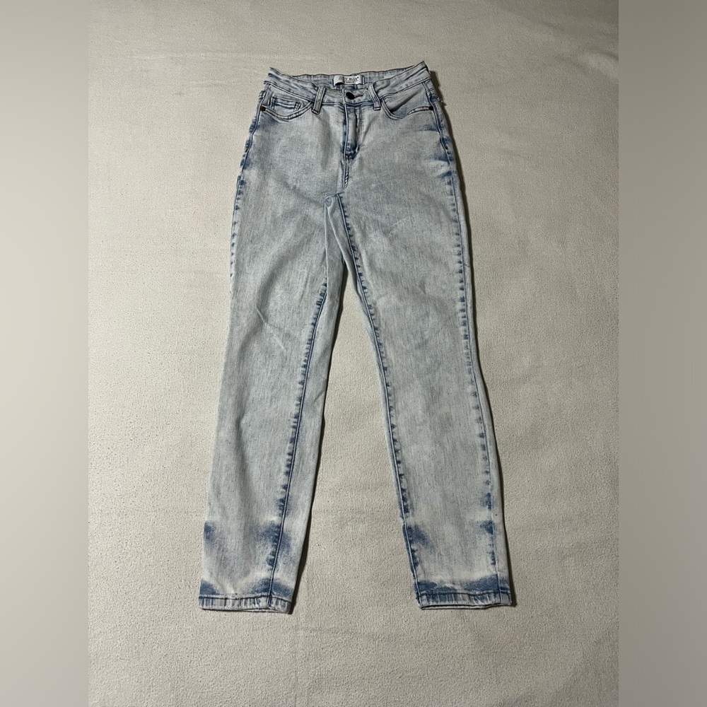 Judy Blue 1/25 (24x27) Slim Fit Denim Blue Women's Jeans‎ Light Wash *Flaws*
